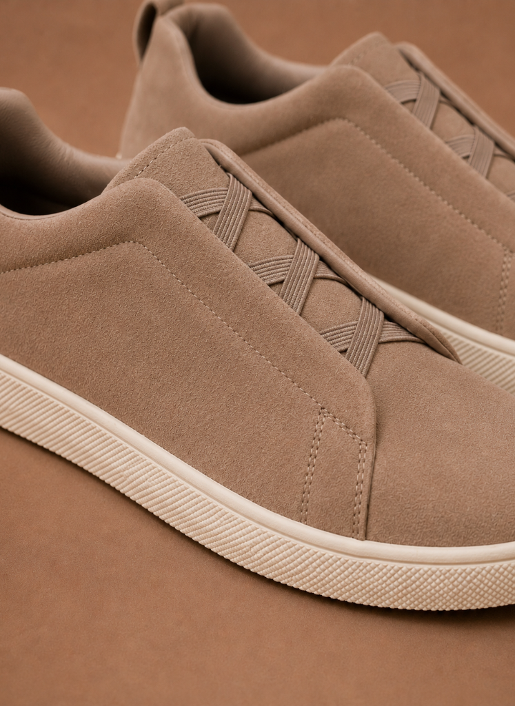 Men's laceless suede sneakers sole - bottom view