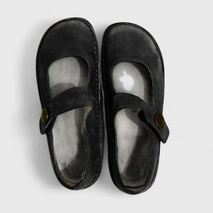 women's classic Mary Jane rounded toe flats - sole view