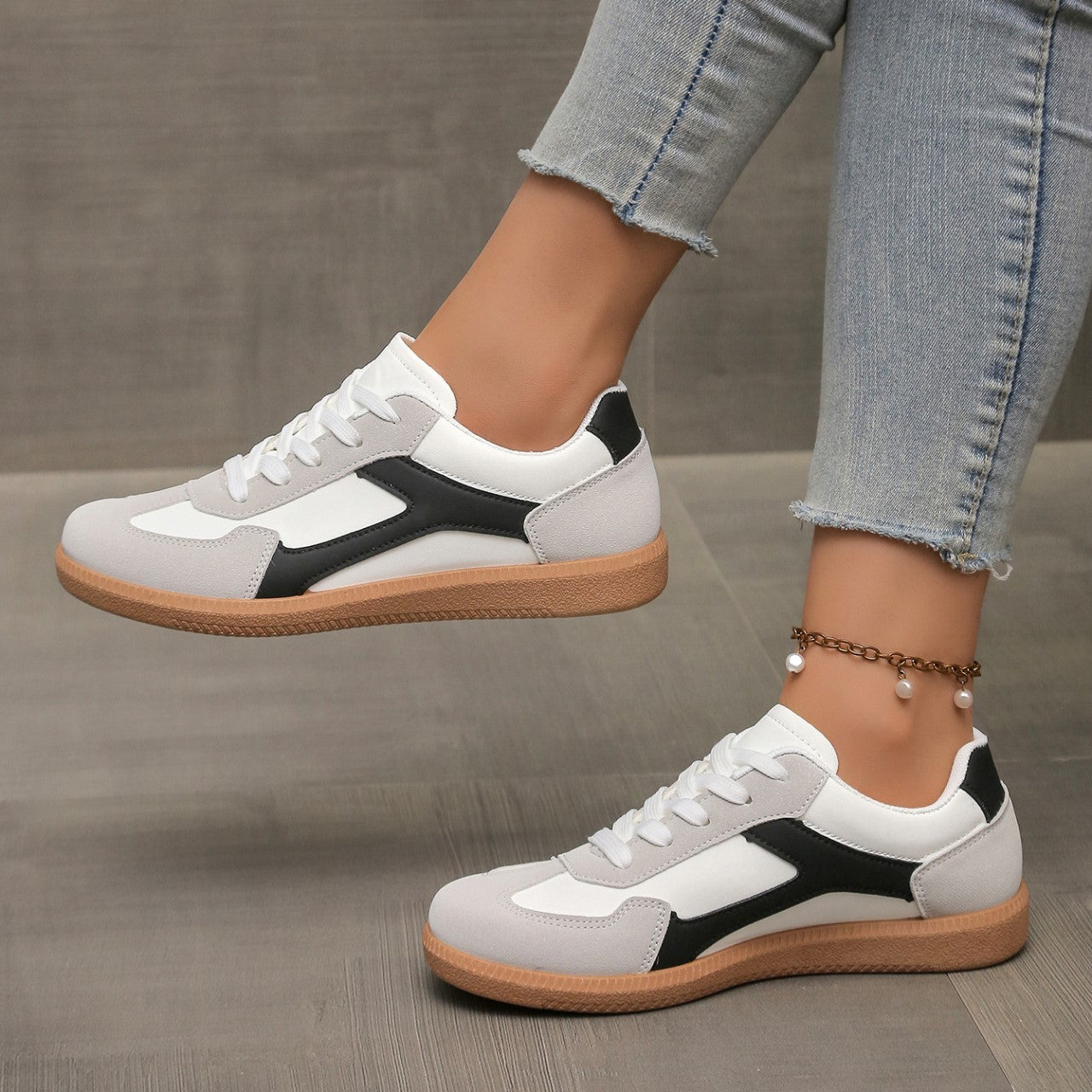 women's lightweight orthopaedic trainers with cushioned insole - detail view