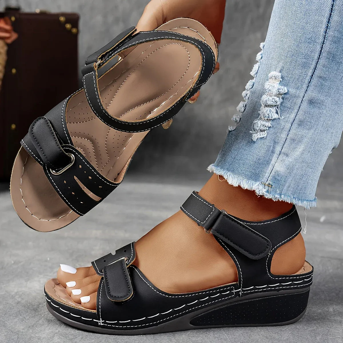 Women's orthopedic strap sandals in brown slight heel support