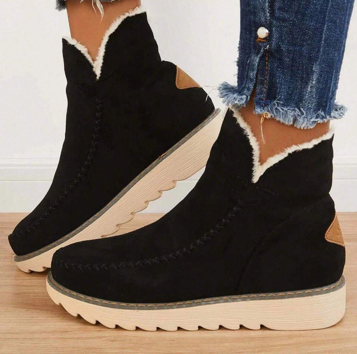 Women's Winter Lined Slip-On Boots - view 1