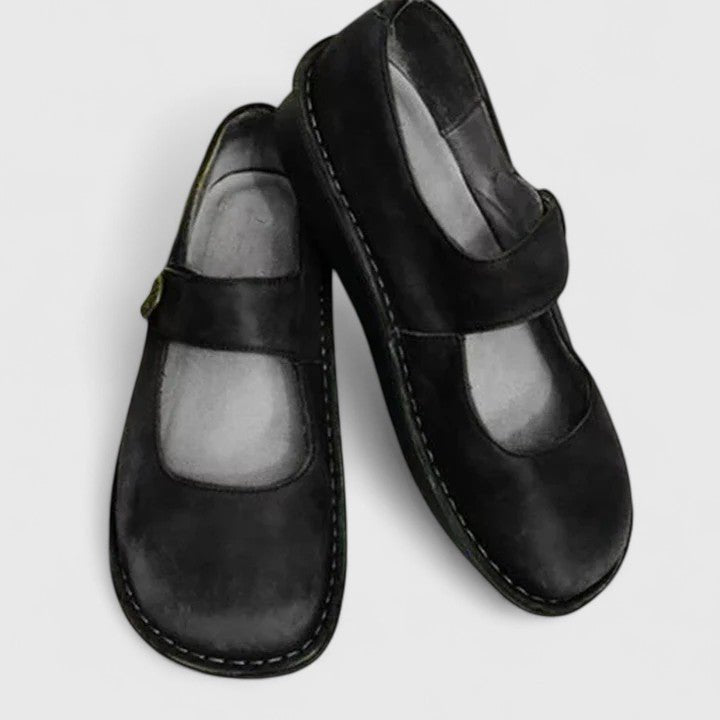 women's classic Mary Jane rounded toe flats - strap detail